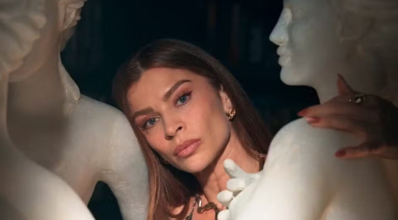 Em 'Três Graças', Arminda dopa Joaquim e encontra as Três Graças no ferro-velho