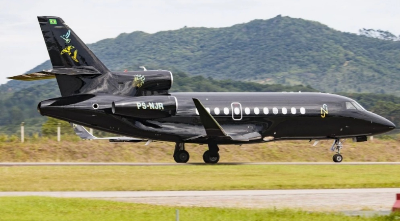 Por dentro do jato de R$ 225 milhões de Neymar: avião tem camas e autonomia de 8.800 km