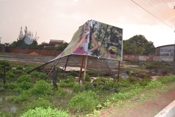 Chuva e ventos fortes causam muitos estragos em Campo Maior - Imagem 4