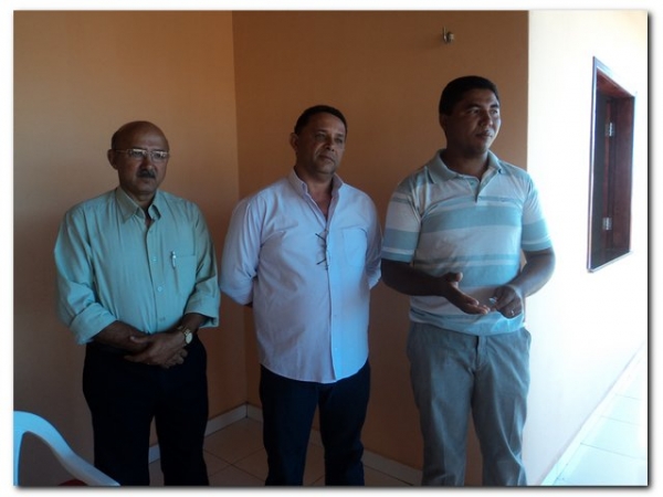 Prefeito Dr. Moura empossa conselheira tutelar - Imagem 1