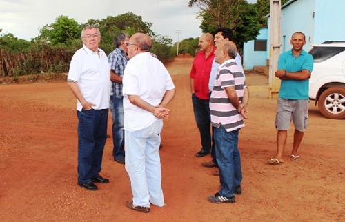 Kleber visita trecho que será asfaltado até a Chapada do Mocambo - Imagem 1
