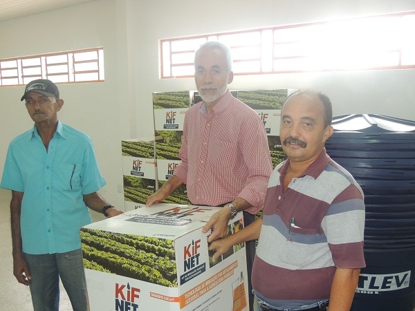 Agricultores são beneficiados com um trator agrícola e 12 kits de irrigação - Imagem 3