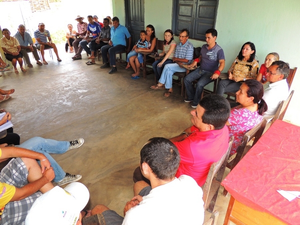 Prefeita Neuma Café participa de reunião com moradores de comunidade rural - Imagem 5