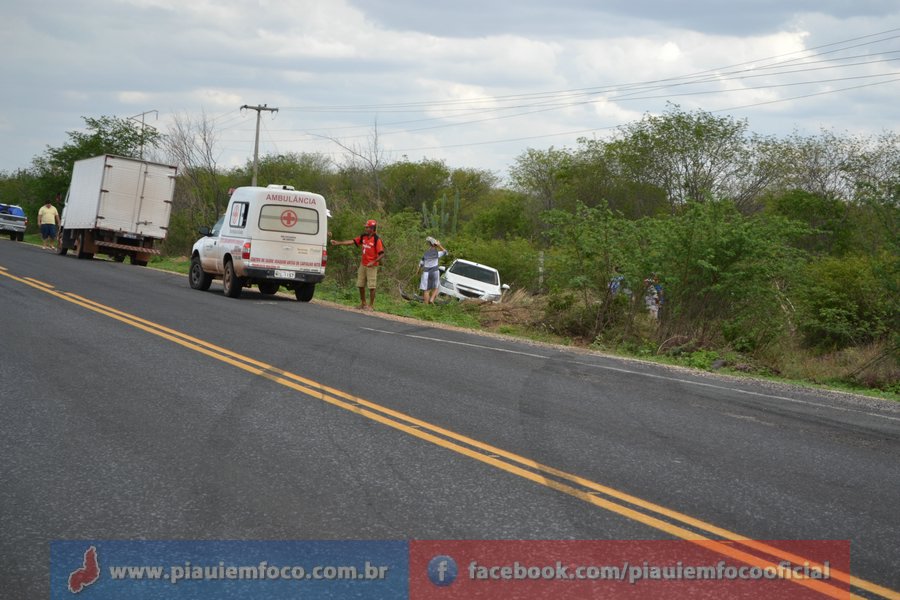Vereadora fronteirense Keyla Alencar sofre acidente na BR-316