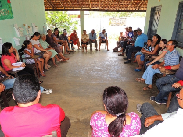 Prefeita Neuma Café participa de reunião com moradores de comunidade rural - Imagem 6