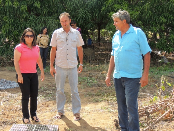 Prefeita Neuma Café participa de reunião com moradores de comunidade rural - Imagem 15