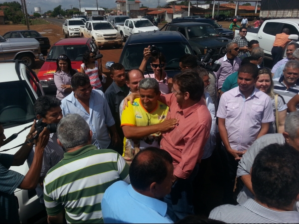 Prefeito Zé Resende cumprimenta o Governador e agradece pelas obras em seu município - Imagem 6