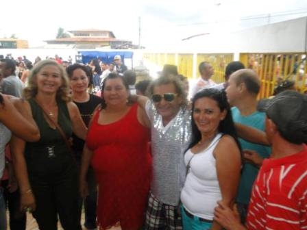 Idosos ganham seresta com Wagner Santos em Luzilândia - Imagem 4