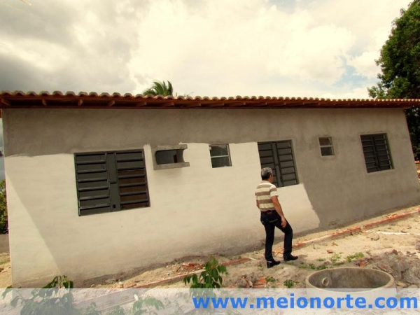 Prefeito Edílson Capote visita obras do Posto de Saúde da localidade Riacho Verde - Imagem 2