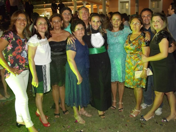 Filha da vice-prefeita recebe canudo de enfermeira no Ceará  - Imagem 12