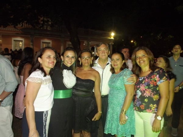 Filha da vice-prefeita recebe canudo de enfermeira no Ceará  - Imagem 16