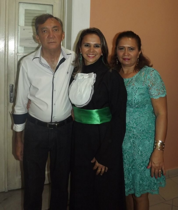 Filha da vice-prefeita recebe canudo de enfermeira no Ceará  - Imagem 14