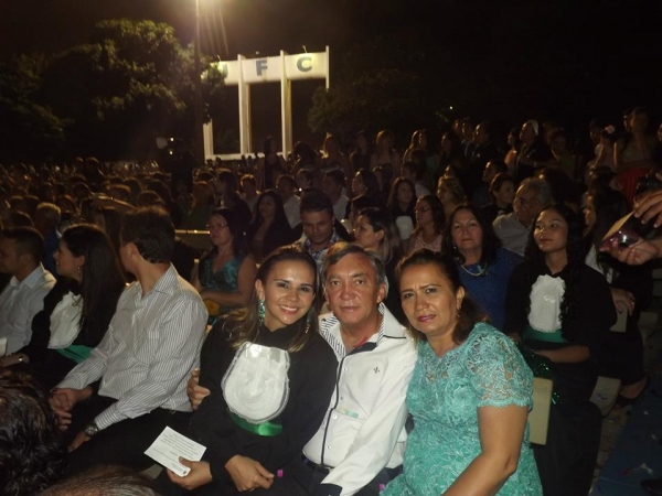 Filha da vice-prefeita recebe canudo de enfermeira no Ceará  - Imagem 5