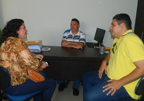 Secretário de Administração Zé Filho concedeu entrevista à Rádio Fm Cidade de Piripiri - Imagem 2