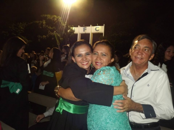 Filha da vice-prefeita recebe canudo de enfermeira no Ceará  - Imagem 9