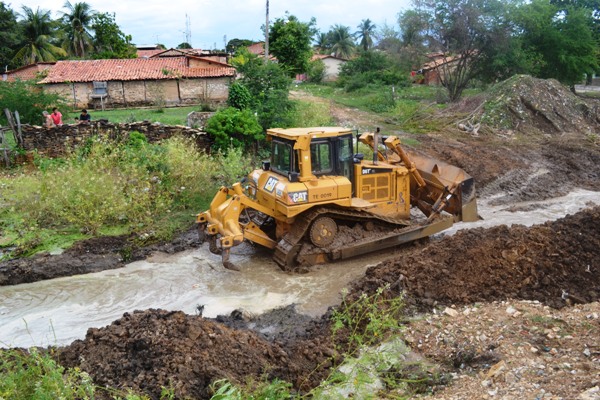 Prefeitura retoma construção da Avenida e Dique do Surubim 