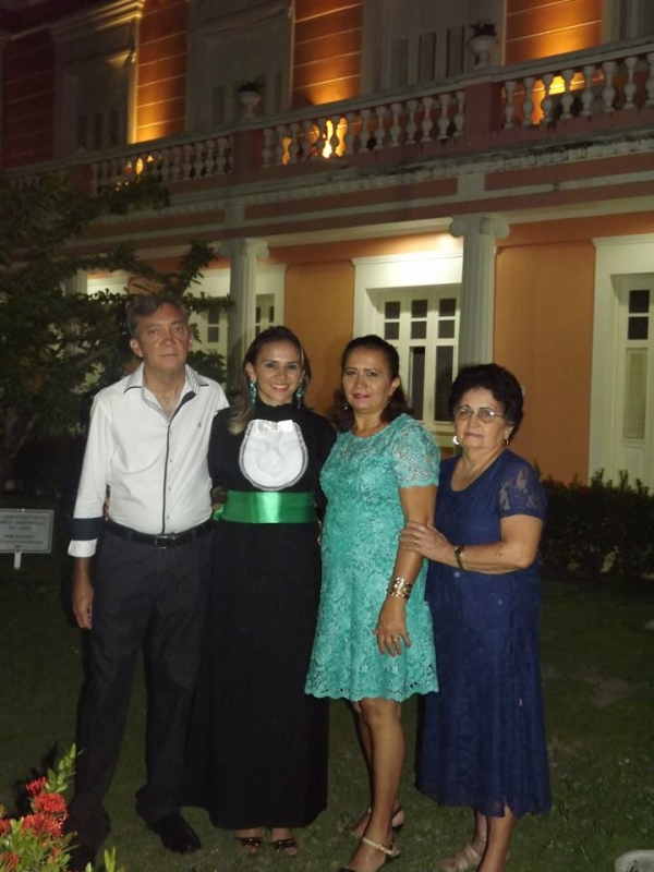 Filha da vice-prefeita recebe canudo de enfermeira no Ceará  - Imagem 10