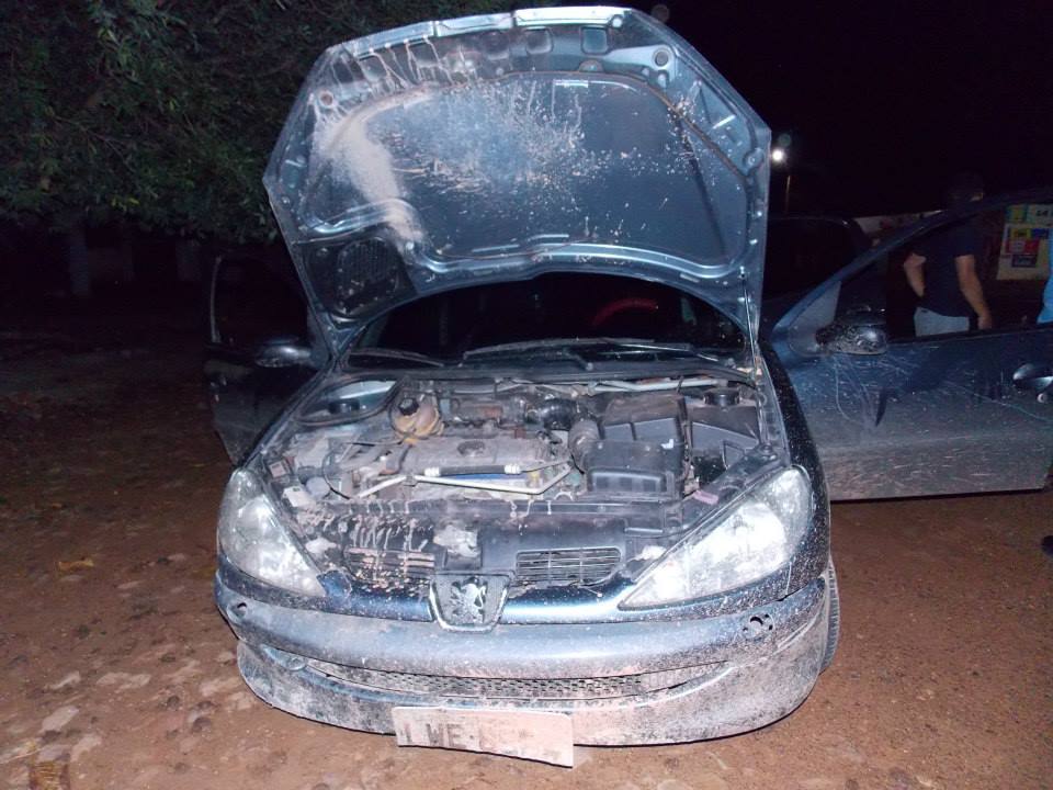 Polícia troca tiros em perseguição a bandidos.