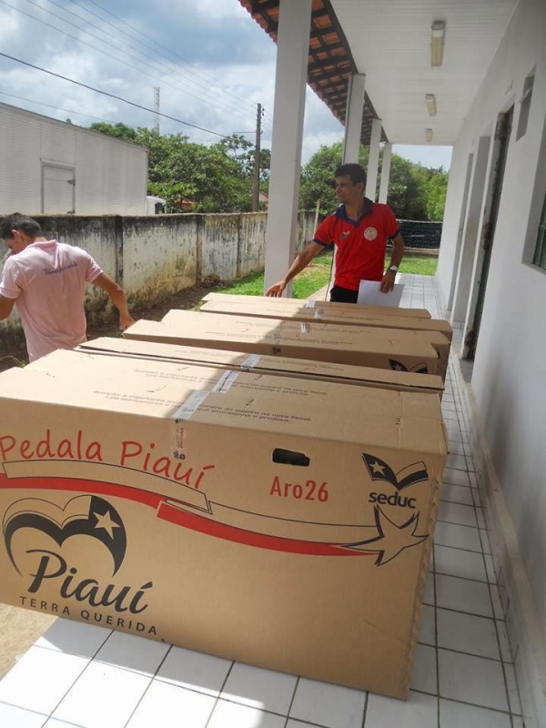 U.E Paulo Ferraz foi contemplada com bicicletas do projeto Pedala Piauí. - Imagem 2