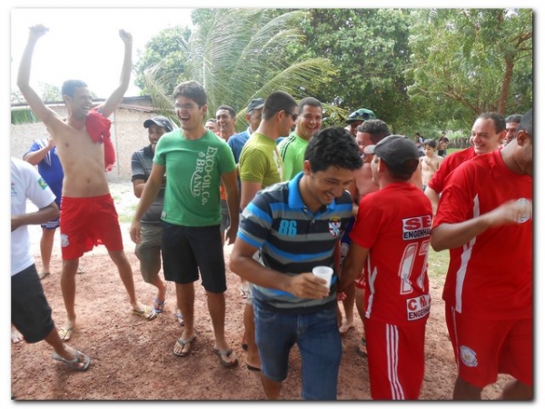 Jogo casados x solteiro termina com empate - Imagem 15