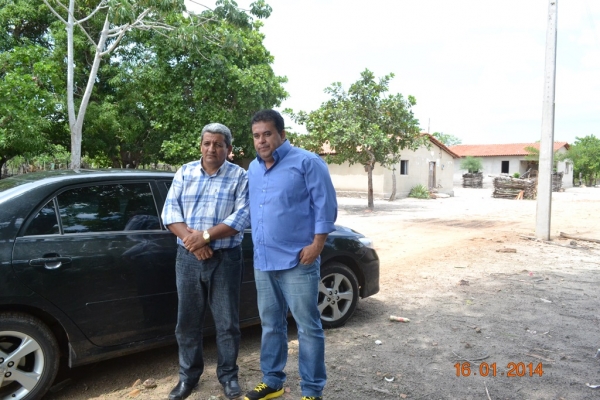 Prefeito Zé Resende e técnicos de Brasília visitam local onde serão construídas novas escolas municipais. - Imagem 9