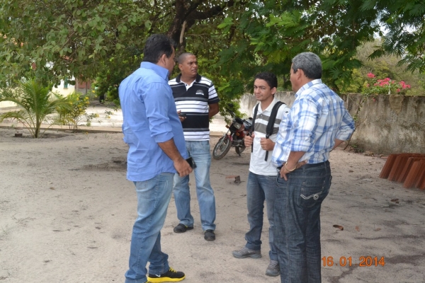 Prefeito Zé Resende e técnicos de Brasília visitam local onde serão construídas novas escolas municipais. - Imagem 11