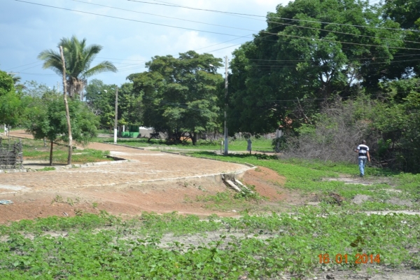Prefeito Zé Resende e técnicos de Brasília visitam local onde serão construídas novas escolas municipais. - Imagem 1