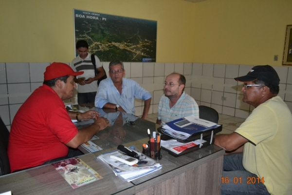 Prefeito zé Resende recebe equipe da construtora que que vai asfaltar trecho da PI 331 - Imagem 5