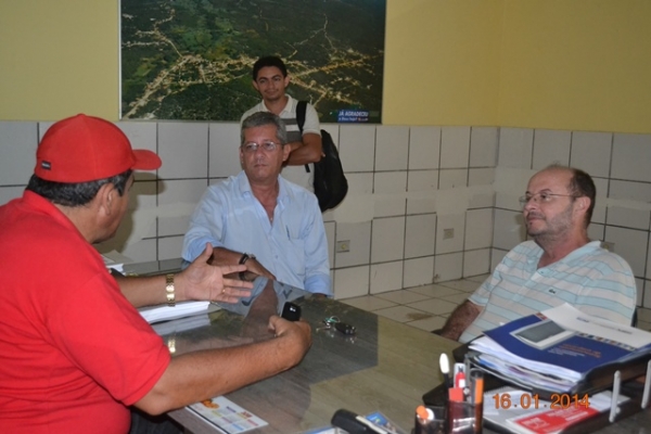 Prefeito zé Resende recebe equipe da construtora que que vai asfaltar trecho da PI 331 - Imagem 4