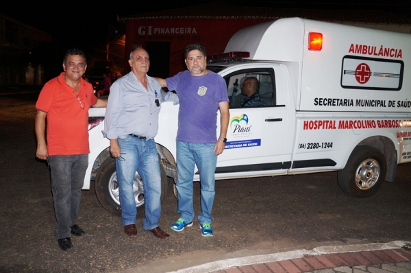 Prefeito consegue veículos novos para a saúde - Imagem 12