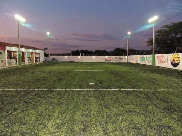 Arena do Cesinha campo society com gramado sintético e iluminação - Imagem 4