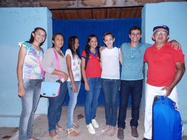 Muita emoção no embarque das 10 alunas do Intercâmbio Educacional “Aprender é uma viagem” para os Estados Unidos. - Imagem 3