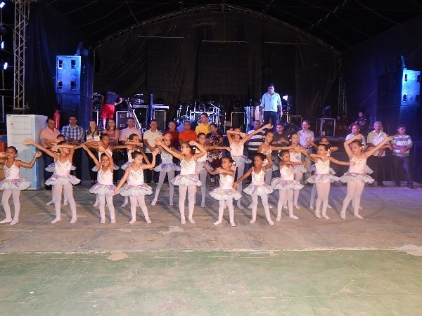 Escolinha de Balé de Lagoinha se apresentou e encantou o Publico - Imagem 5