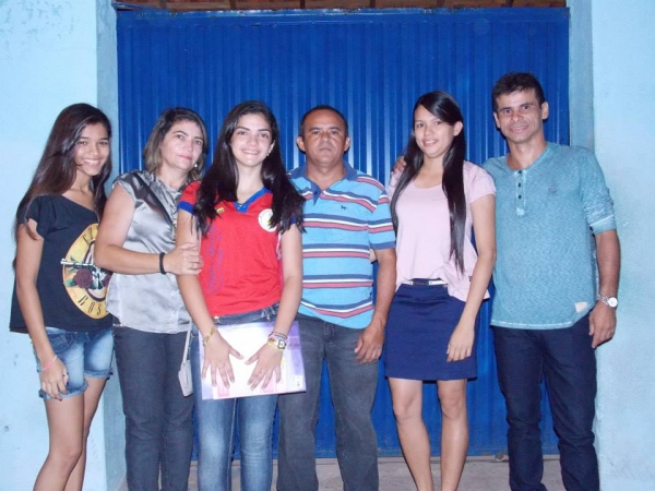 Muita emoção no embarque das 10 alunas do Intercâmbio Educacional “Aprender é uma viagem” para os Estados Unidos. - Imagem 1