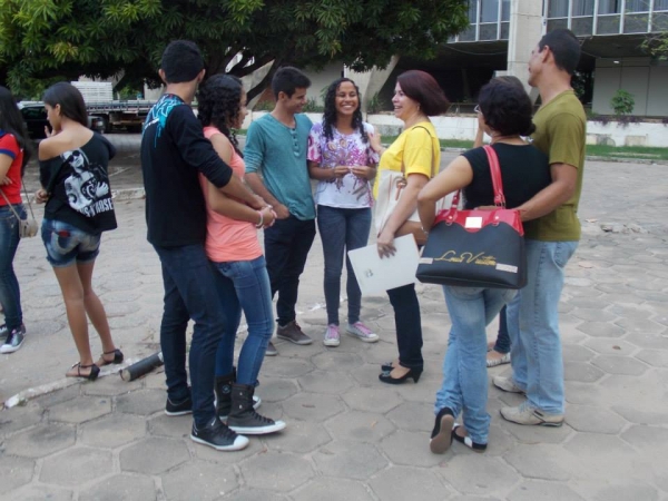 Muita emoção no embarque das 10 alunas do Intercâmbio Educacional “Aprender é uma viagem” para os Estados Unidos. - Imagem 6