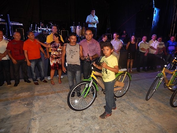 Prefeito Manoel Dedé entrega Bicicletas do Programa Pedala Piauí - Imagem 2