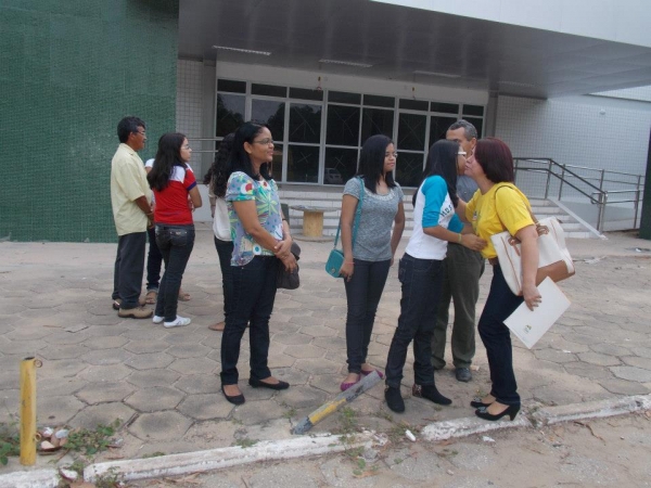 Muita emoção no embarque das 10 alunas do Intercâmbio Educacional “Aprender é uma viagem” para os Estados Unidos. - Imagem 5