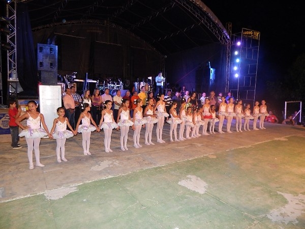 Escolinha de Balé de Lagoinha se apresentou e encantou o Publico - Imagem 10
