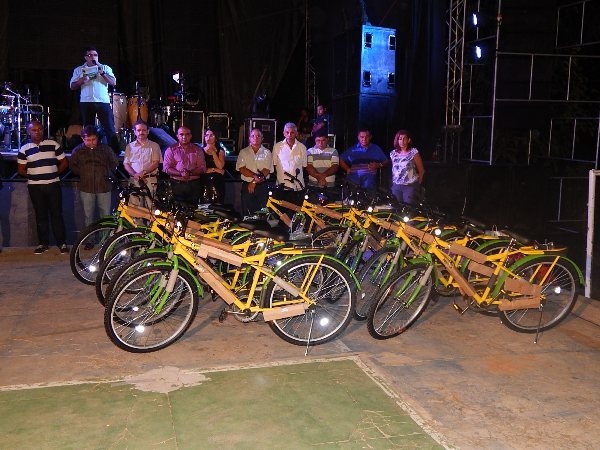 Prefeito Manoel Dedé entrega Bicicletas do Programa Pedala Piauí - Imagem 1