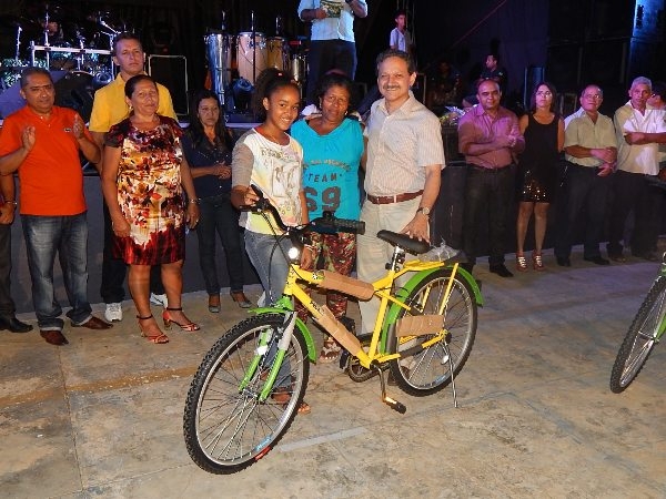 Prefeito Manoel Dedé entrega Bicicletas do Programa Pedala Piauí - Imagem 3
