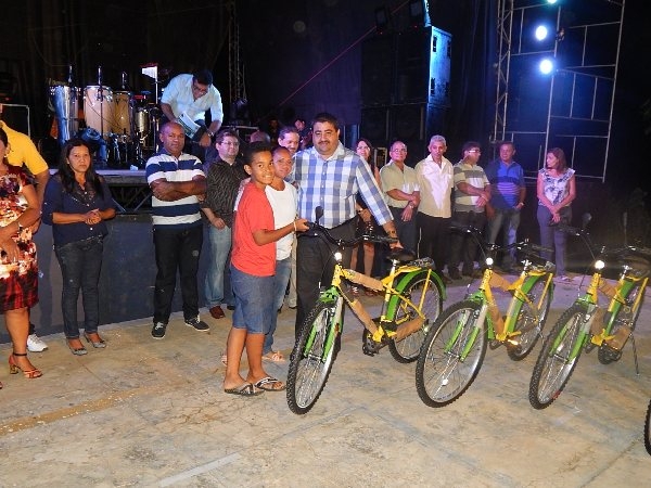 Prefeito Manoel Dedé entrega Bicicletas do Programa Pedala Piauí - Imagem 6