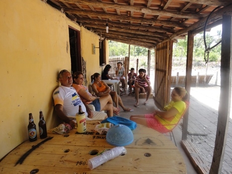 Prefeito prestigia aniversário de funcionário - Imagem 10