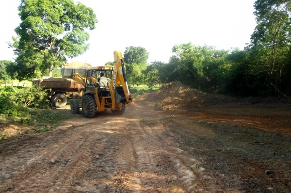 Prefeitura inicia recuperação de estrada vicinal no interior de Canavieira - Imagem 1