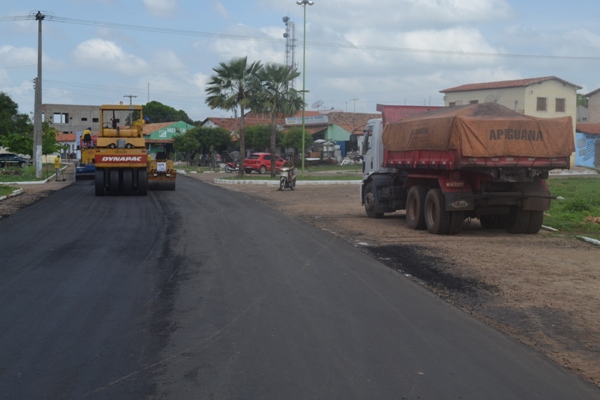 Pavimentação da Avenida que há 20 anos não recebia melhorias é concluída