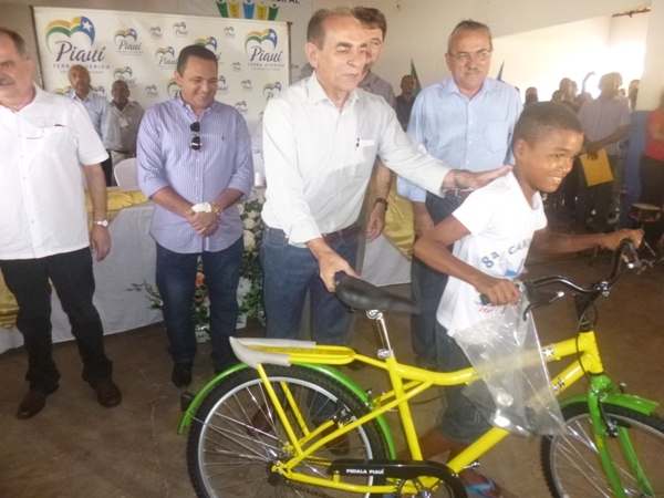 Governador Wilson Martins e comitiva visita Redenção do Gurguéia  - Imagem 5