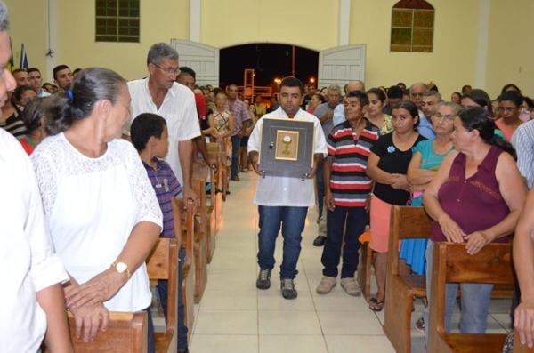 Vera Mendes: Fiéis lotam igreja no último dia de novena do padroeiro São Sebastião. - Imagem 9