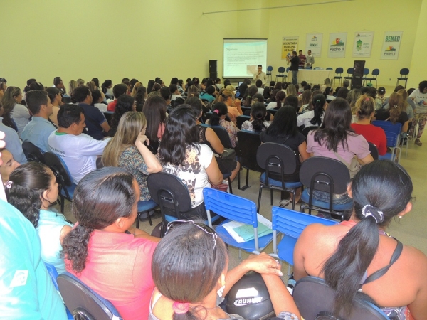 Prefeitura realiza I Seminário Intersetorial do Bolsa Família - Imagem 8