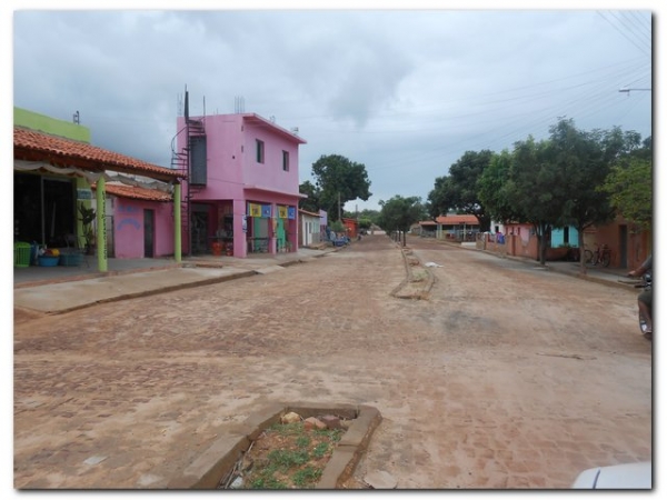 Prefeitura de Inhuma amplia calçamento no Povoado Roque - Imagem 3