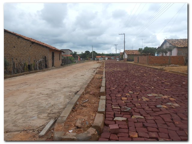 Prefeitura de Inhuma amplia calçamento no Povoado Roque