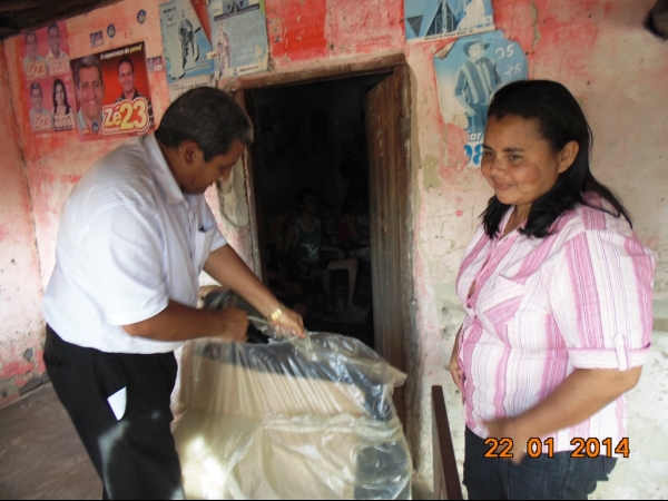 Prefeito Zé Resende entrega cadeiras de rodas em comunidades da zona rural - Imagem 3